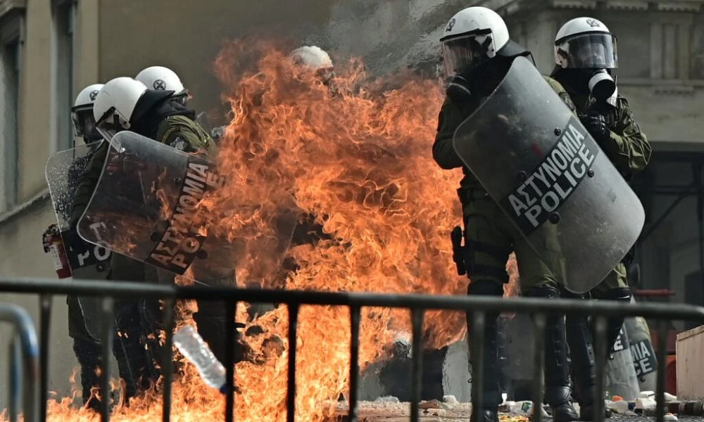 Δημογλίδου για επεισόδια στο Σύνταγμα: «Ήθελαν νεκρό διαδηλωτή ή αστυνομικό»